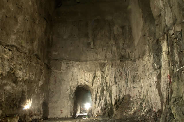 Servicio construcción túneles y cavernas, área chancado